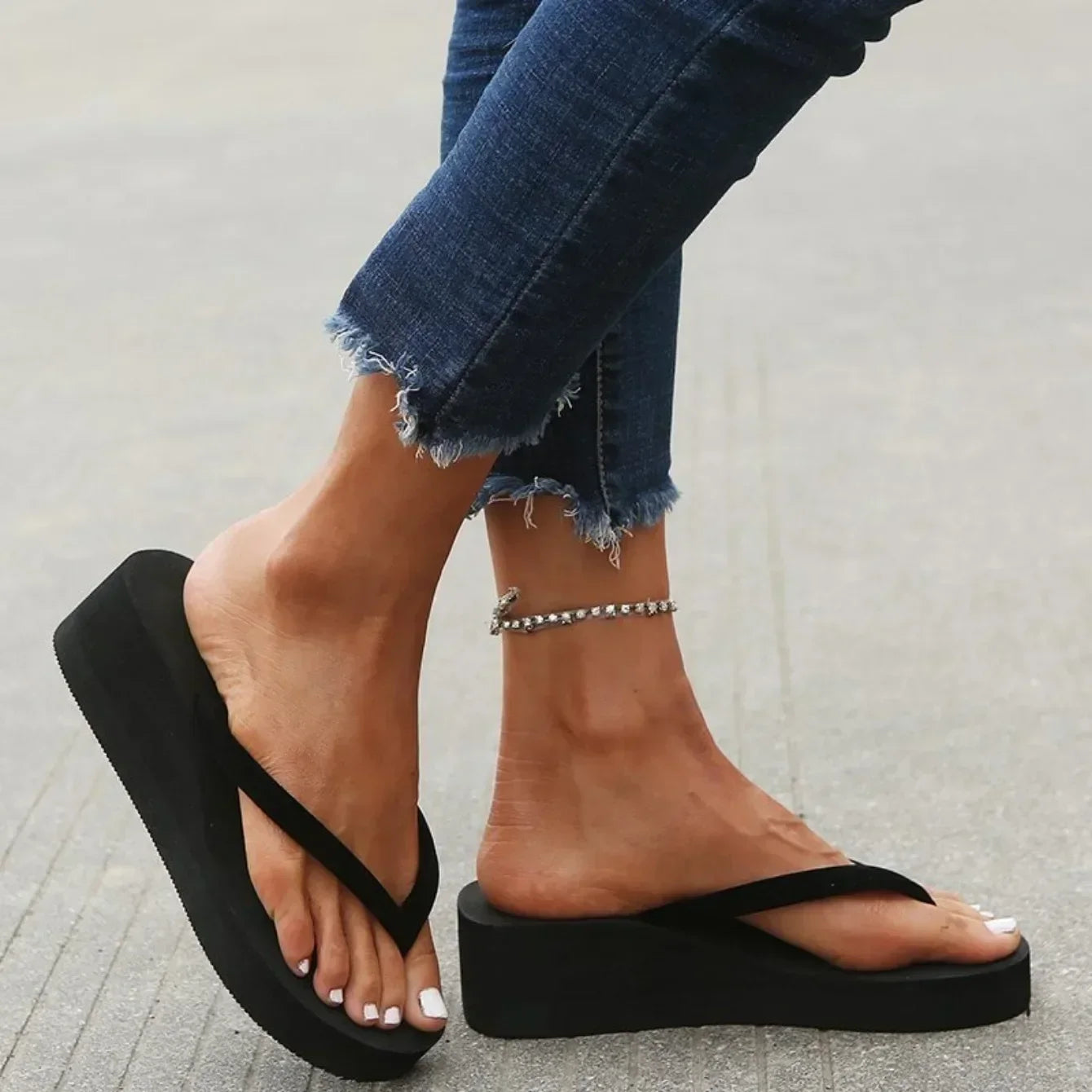 Chinelos Femininos Básicos com Plataforma – O Conforto Ideal para o Verão